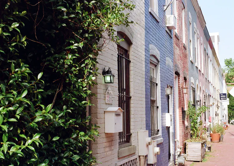[Washington D.C.](https://www.google.com/maps/search/?api=1&query=Washington+DC) · Nikon FM2 · 50mm · Kodak GB 200-7