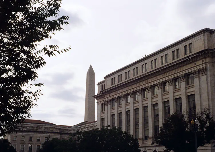 [Washington Monument, Washington D.C.](https://www.google.com/maps/search/?api=1&query=Washington+Monument+Washington+DC) · Nikon FM2 · 50mm · Kodak GB 200-7