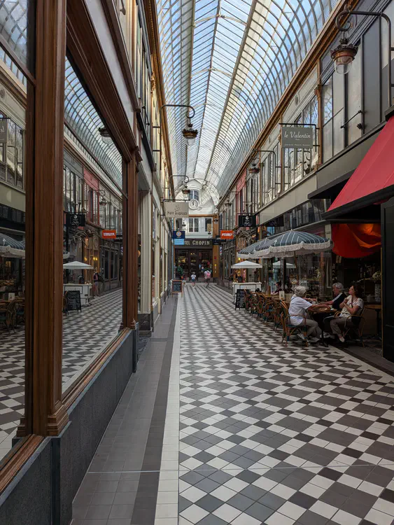 [Passage Jouffroy, Paris](https://www.google.com/maps/search/?api=1&query=Passage+Jouffroy+Paris) · Google Pixel 9a