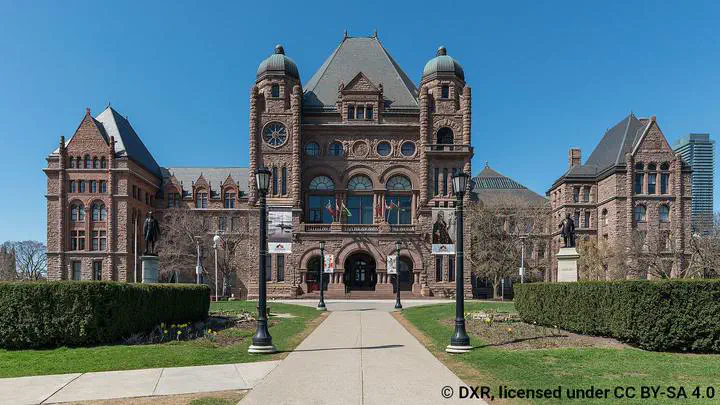 Ontario legislature building © DXR, licensed under CC BY-SA 4.0.